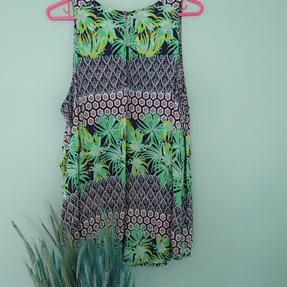 Old Navy Top - Picture 3 of 4